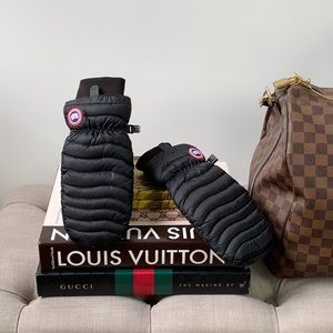 Canada Goose Lightweight Mittens // Gloves Medium
